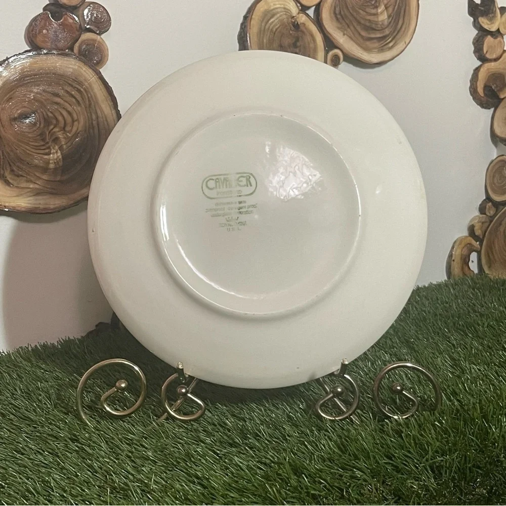 VINTAGE ROYAL CHINA CAVALIER DINNER PLATE